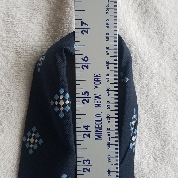 Gimbels by Prince Igor Burma Necktie / Suit Tie in Dark Blue with Squares - Picture 13 of 14